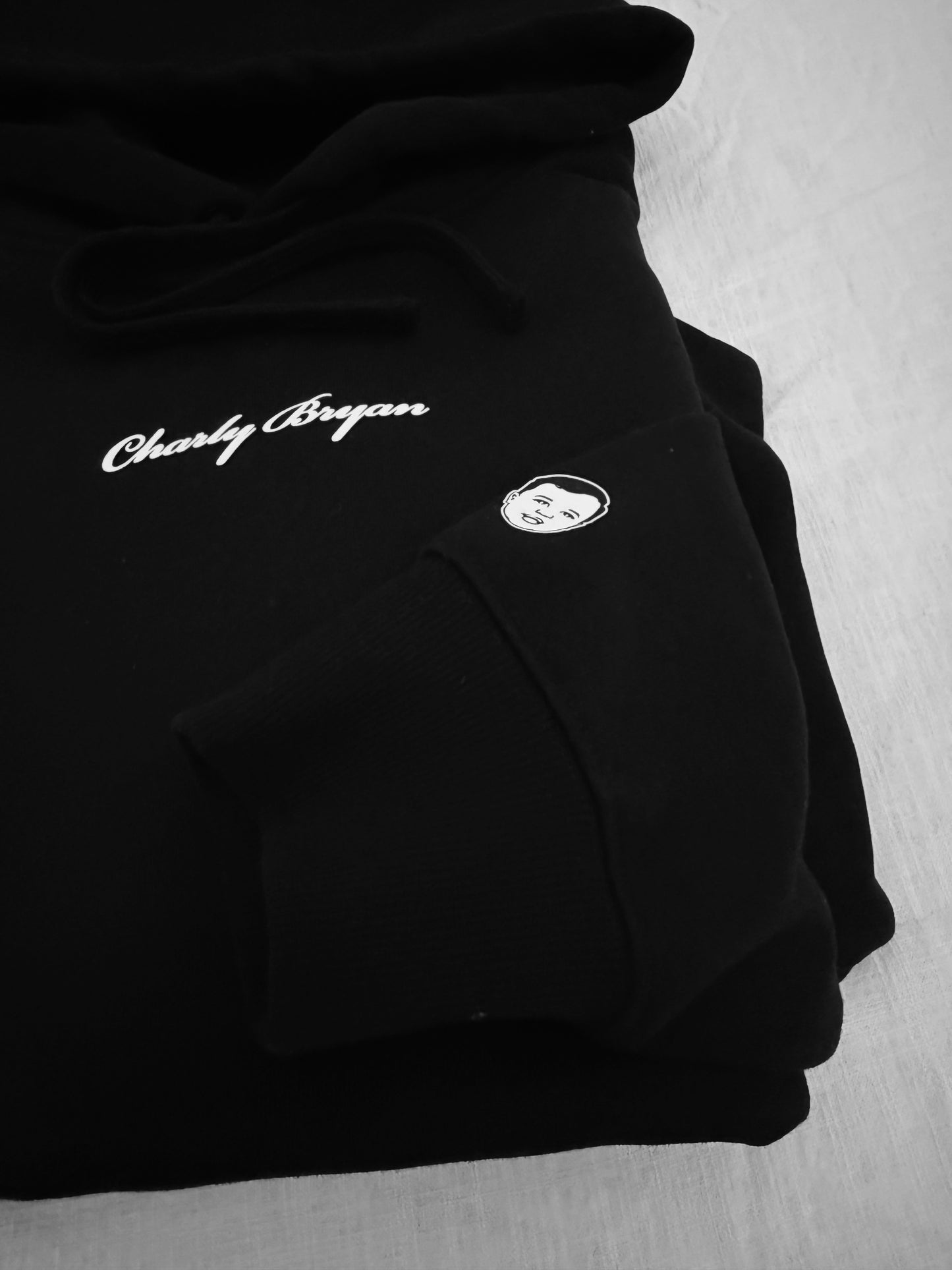 El Hoodie – Charly Bryan Luxury Collection (Precio especial de introducción)